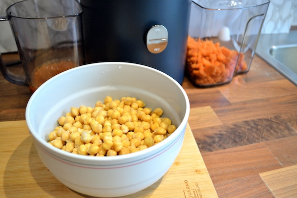 crema di carote allo zenzero e frittelle di ceci