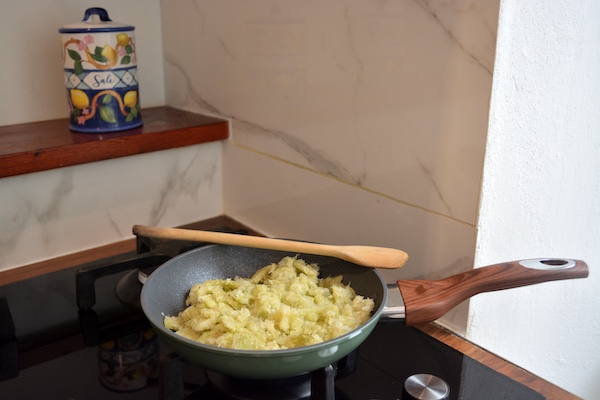 Tatin di finocchi, prugne, patate e gorgonzola